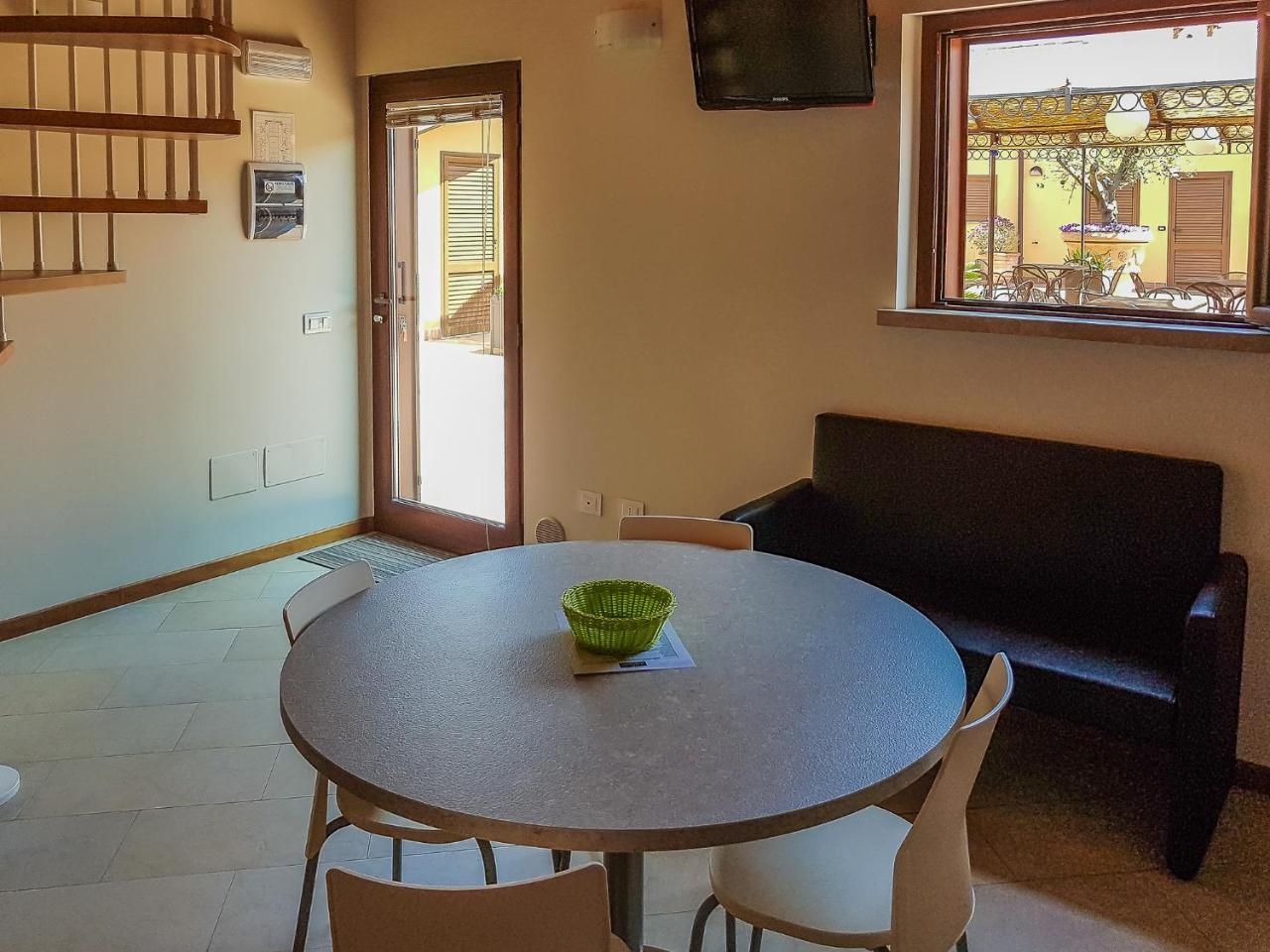 "La Terrazza Di Castiglione" Appartamenti Vacanza Кастильоне-делла-Пеская Экстерьер фото